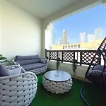 Luxurious 2 Bedroom Apartment With Dubai Mall Fountain View Facing Burj Khalifa